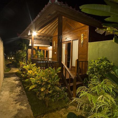 Amora Hut'S Lembongan Buitenkant foto