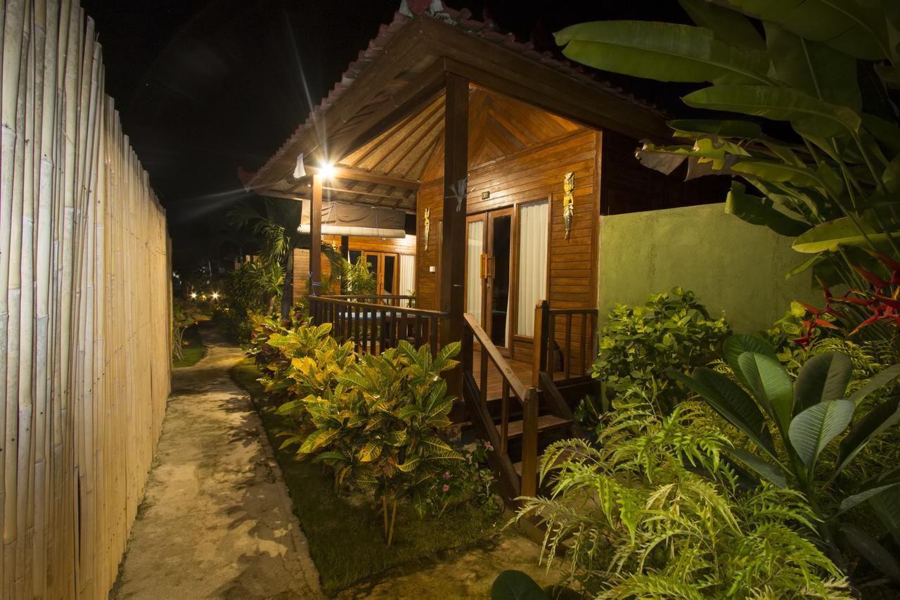 Amora Hut'S Lembongan Buitenkant foto